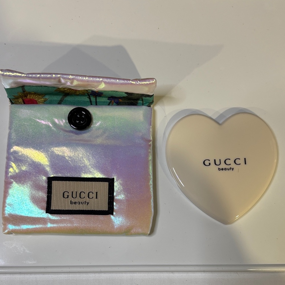 Gucci Beauty Iridescent Pink Green Pouch with White Heart Compact